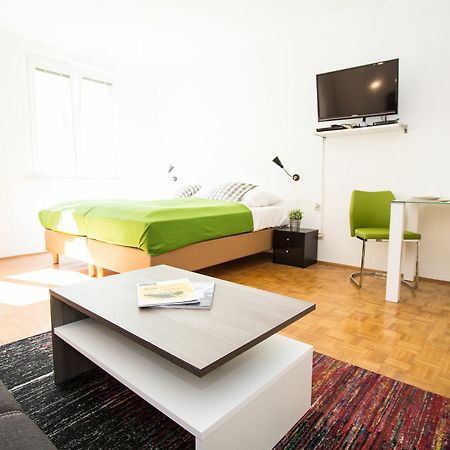 Checkvienna - Jenullgasse Apartment Luaran gambar